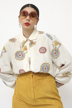 Camisa Atelie Parisiense bege estampa na internet