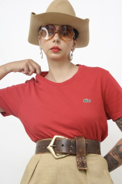 Camiseta vermelha LACOSTE na internet