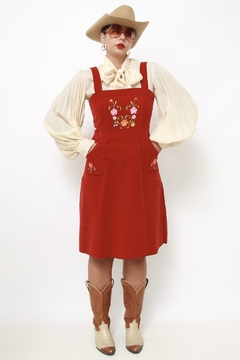 Vestido veludo vermelho bordado na internet
