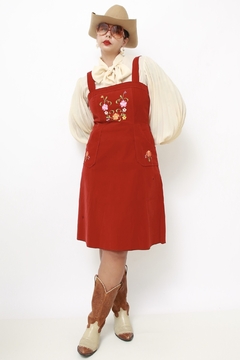 Vestido veludo vermelho bordado na internet