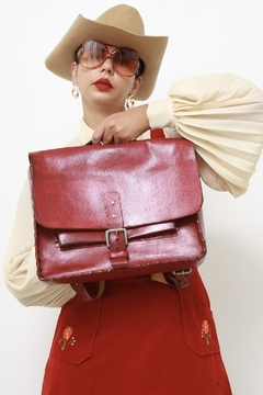 Mochila 100% couro marsala - Capichó Brechó