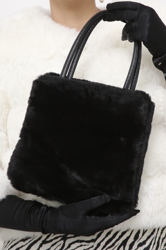 Bolsa de pelo preta forrada