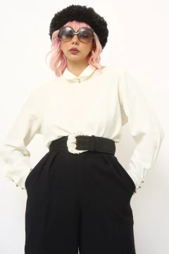 Camisa acetinada branca vintage - Capichó Brechó