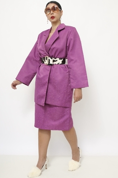 Conjunto roxo BLAZER + SAIA na internet