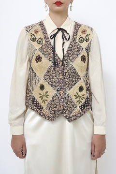Colete viscose vintage flor bege - Capichó Brechó