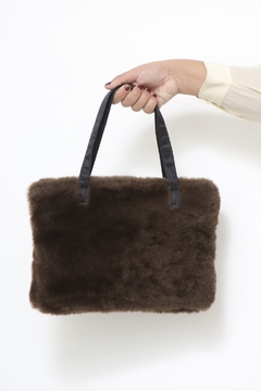 Bolsa marrom Fatima Serrano pelo marrom forrada - comprar online