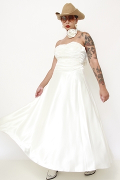 Vestido noiva drapeado flor na internet