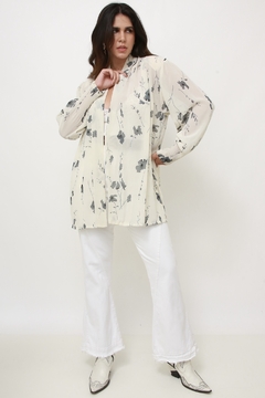 Camisa estampado levinha flores na internet