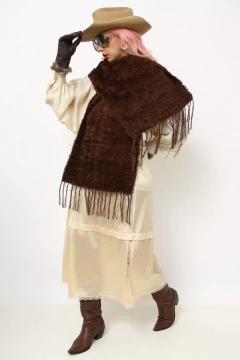 Cachecol pelúcia marrom franja