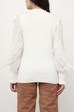 Blusa branca tricot babados western - Capichó Brechó