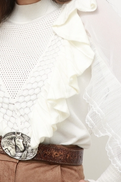 Blusa branca tricot babados western na internet