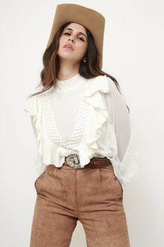 Blusa branca tricot babados western - Capichó Brechó