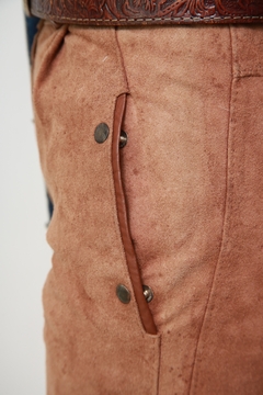 Calça 100% couro camurça western marrom