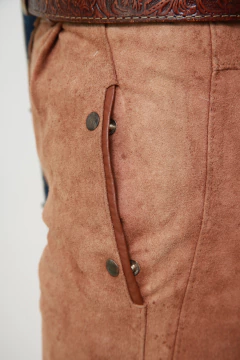 Calça 100% couro camurça western marrom