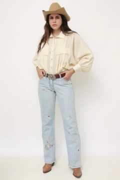 Imagem do Calça jeans bordado flor semi flare
