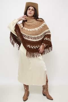 Poncho lã vintage clássico franja - Capichó Brechó