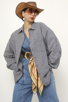 ﻿Camisa azul xadrez classica