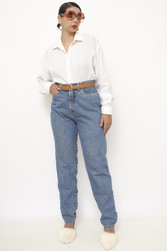 Calça jeans cintura alta azul classica - Capichó Brechó