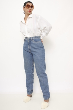 Calça jeans cintura alta azul classica