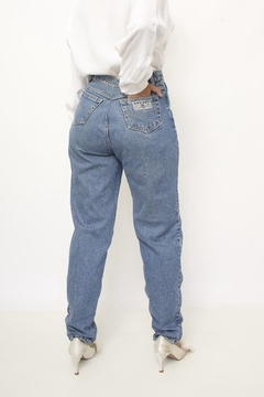 Calça jeans cintura alta azul classica