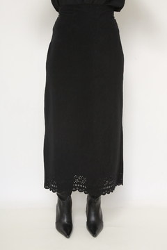 Saia midi boho preta aveludada - loja online