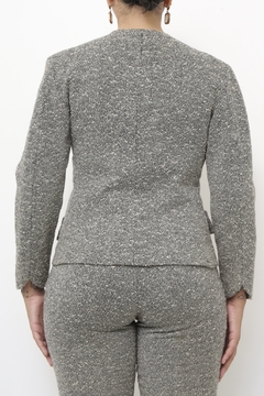 Conjunto cinza CALÇA + BLAZER floquinhos na internet