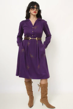 Vestido roxo estampa vintage na internet