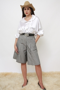 Blusa acetinada perola na internet