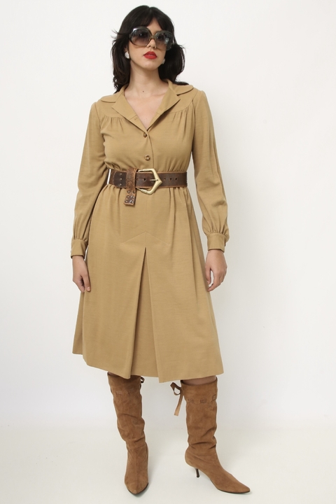 Vestido bege classico forrado mng longa
