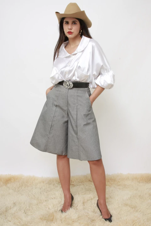 Bermudão cinza cintura alfaiataria