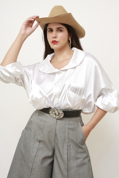 Imagem do Blusa acetinada perola