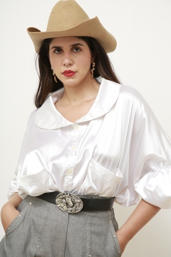 Blusa acetinada perola