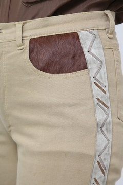 Calça jeans western bolso recorte couro - Capichó Brechó