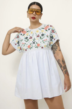 Imagem do Vestido macaquinho jeans bordado zara