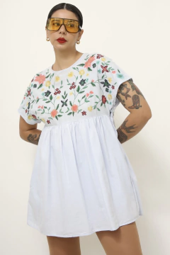 Vestido macaquinho jeans bordado zara - Capichó Brechó