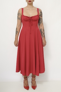 Vestido vermelho midi busto franzido