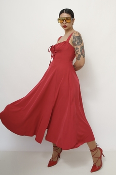 Vestido vermelho midi busto franzido na internet