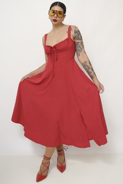 Vestido vermelho midi busto franzido na internet