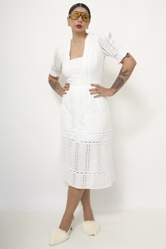 Vestido branco renda midi forrado - Capichó Brechó