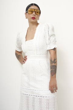 Vestido branco renda midi forrado - comprar online