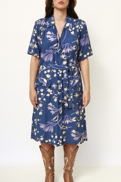 Vestido azul viscose flores com faixa