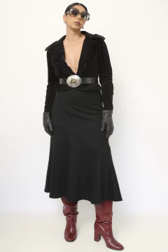 Casaqueto TINY QUEEN preto veludo forro xadrez - Capichó Brechó