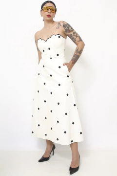 Vestido couro fake poa T.Q.C busto boradado