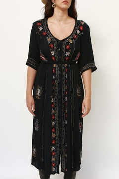 Imagem do Vestido preto flores vermelha