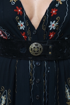 Cinto couro camurça largo boho preto flores - loja online