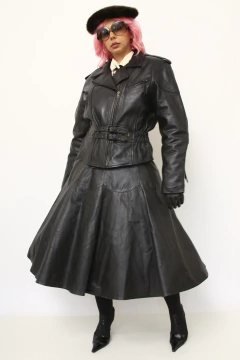 Jaqueta couro acinturada preta