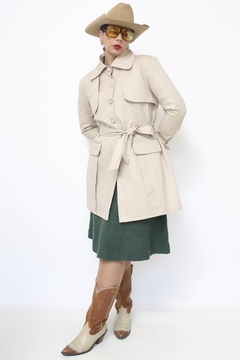 Trenc Coat Simulassão bege classico - comprar online