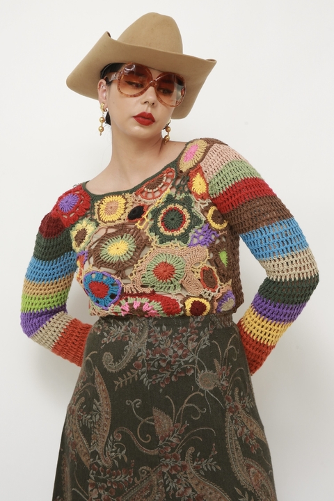 Blusa crochet color marrom