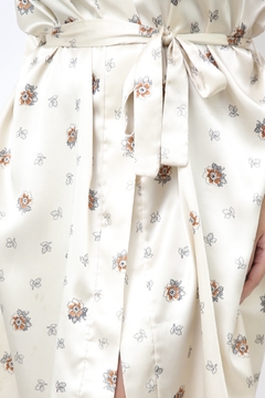Robe acetinado estampa flores - Capichó Brechó