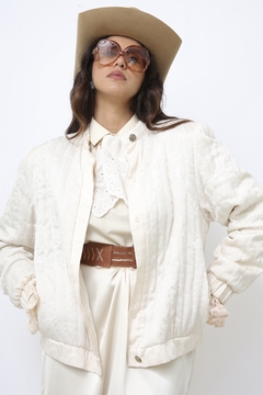 Jaqueta acetinada bomber vintage na internet